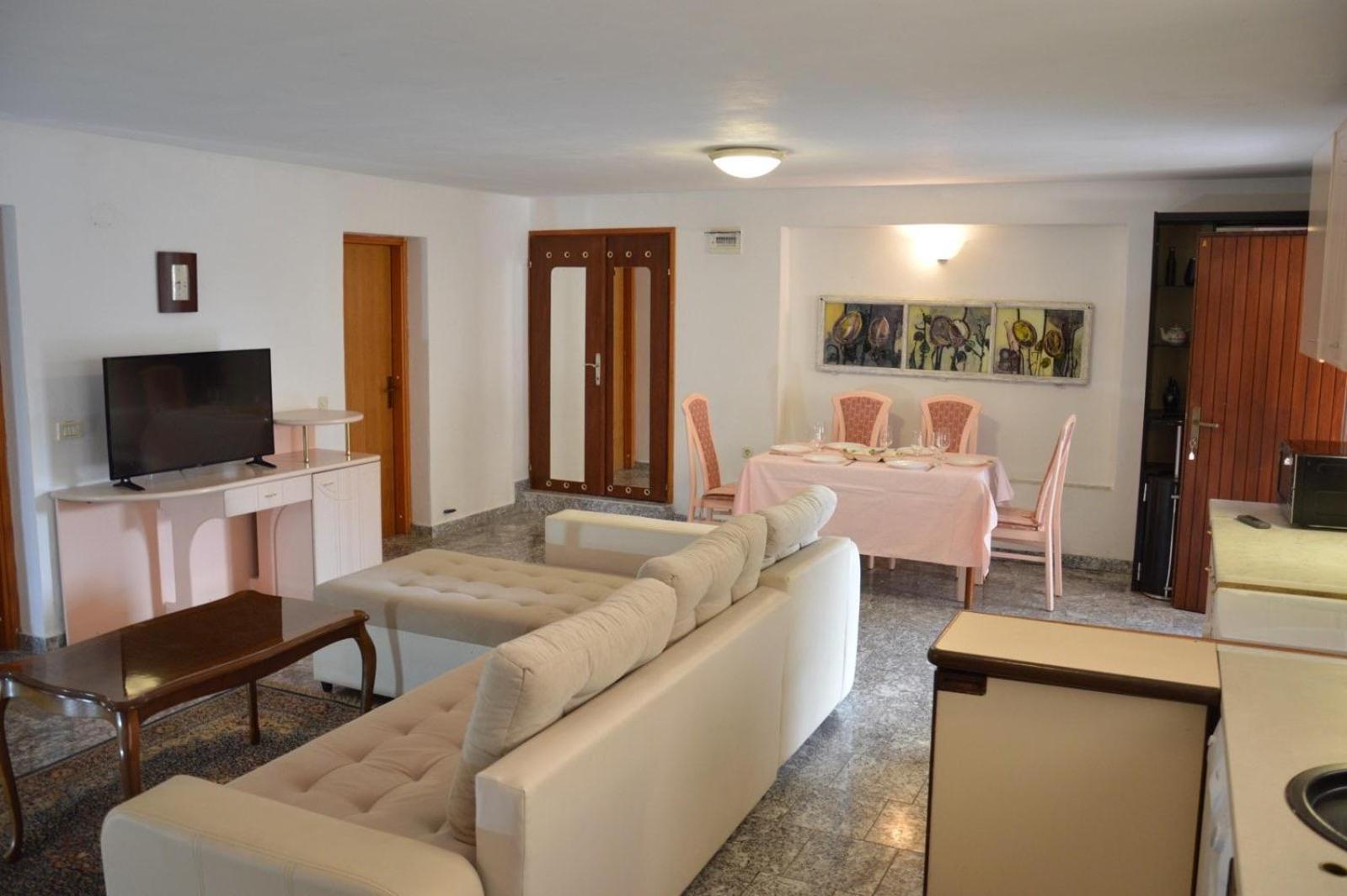 Apartments Aurelia Nova Vas  Екстериор снимка