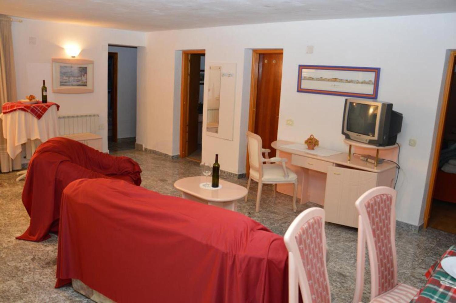 Apartments Aurelia Nova Vas  Екстериор снимка